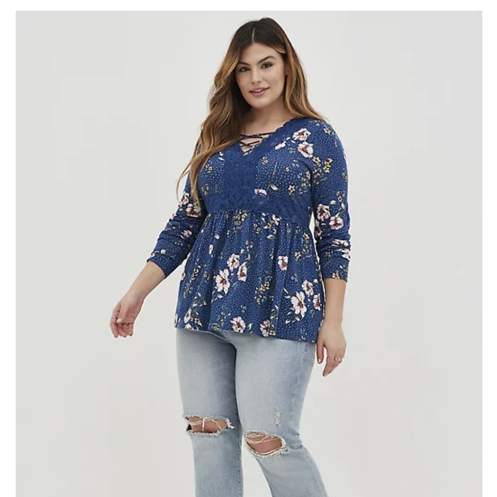 NWT. Sz 00 Torrid Peplum Blouse